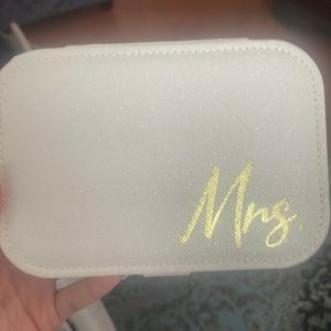 Bridal Shower Gift Travelling Jewelry Box Mrs. Bride to Be